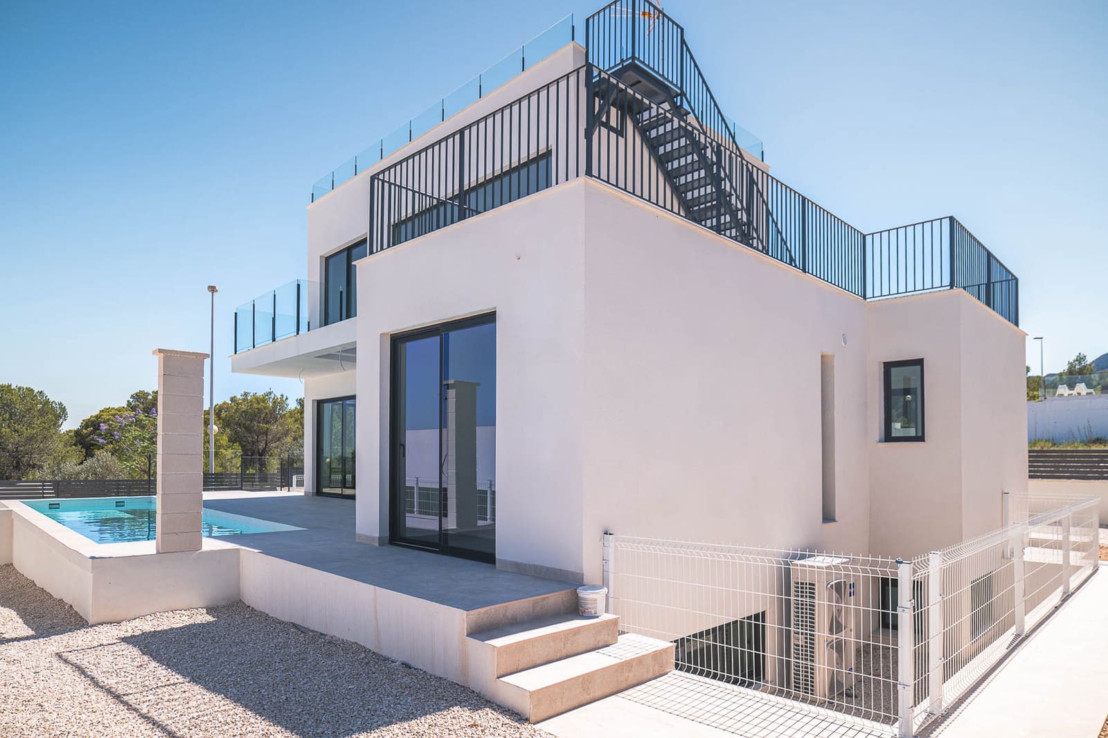 3 bedroom Villa for sale in Polop with garage - € 720,000 (Ref: 9484637)