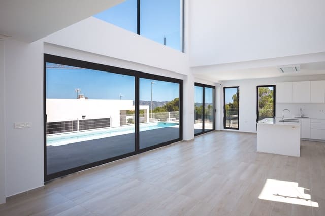3 bedroom Villa for sale in Polop with garage - € 720,000 (Ref: 9484637)