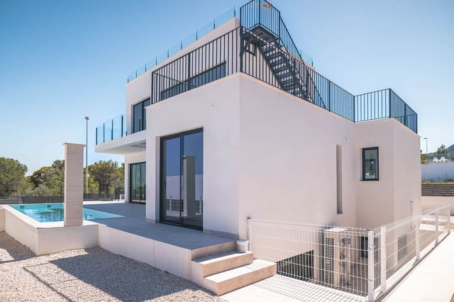 3 bedroom Villa for sale in Polop with garage - € 720,000 (Ref: 9484637)