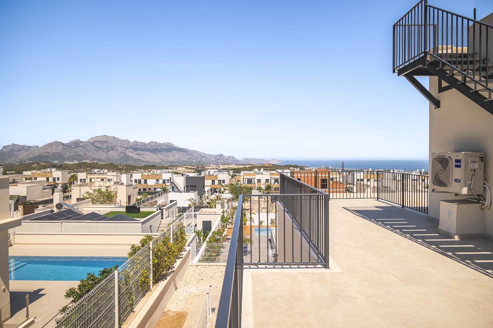 3 bedroom Villa for sale in Polop with garage - € 720,000 (Ref: 9484637)