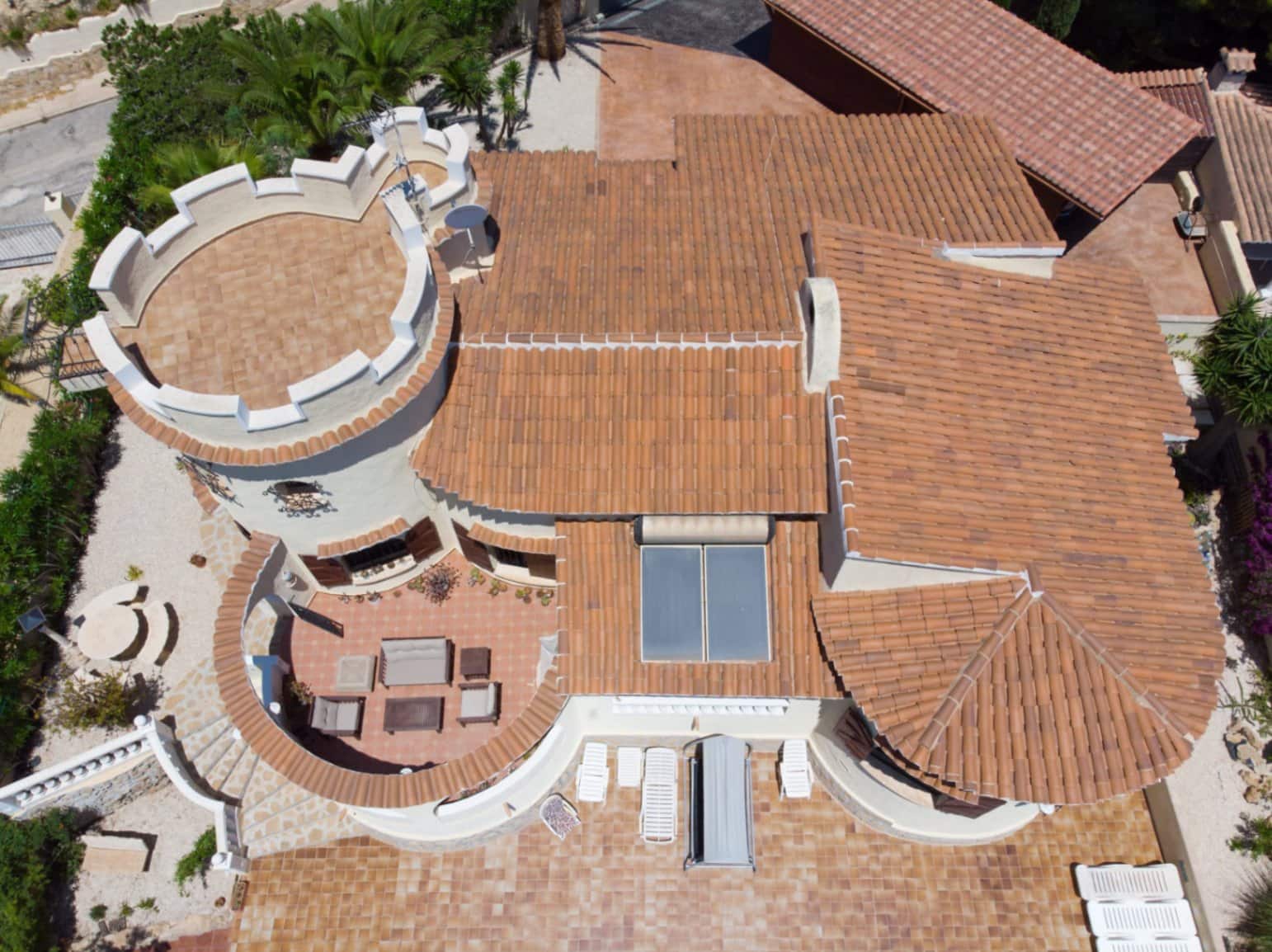 5 bedroom Villa for sale in Benitachell / Benitatxell with garage - € 585,000 (Ref: 9484639)