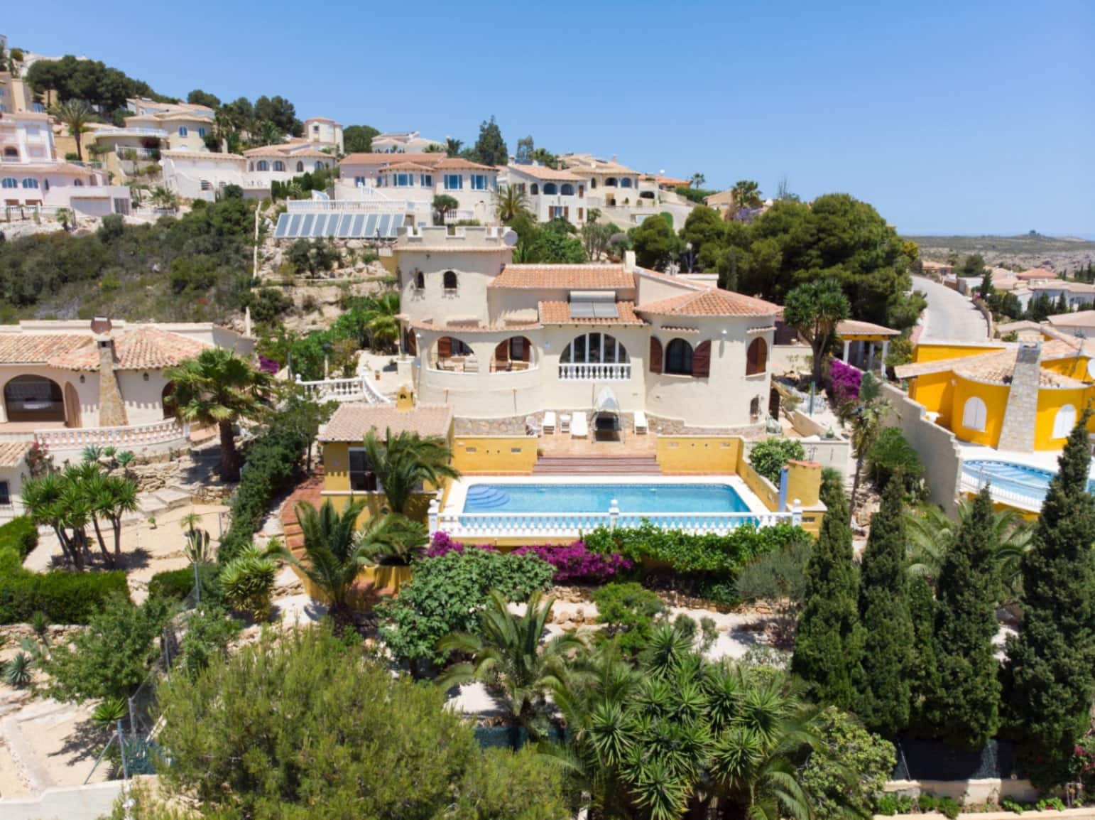 5 bedroom Villa for sale in Benitachell / Benitatxell with garage - € 585,000 (Ref: 9484639)