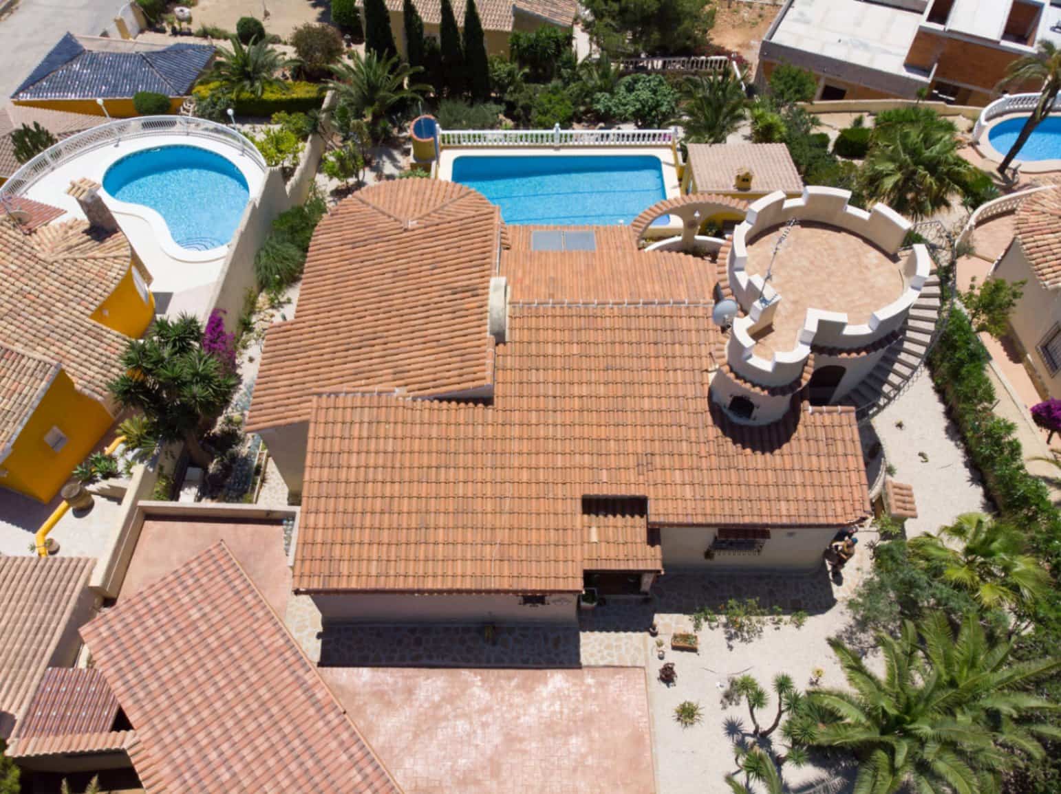 5 bedroom Villa for sale in Benitachell / Benitatxell with garage - € 585,000 (Ref: 9484639)
