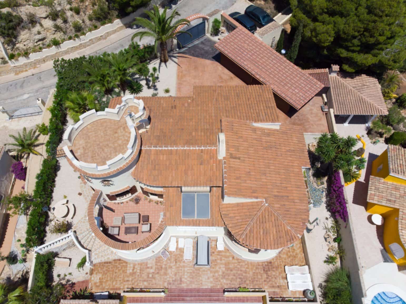 5 bedroom Villa for sale in Benitachell / Benitatxell with garage - € 585,000 (Ref: 9484639)