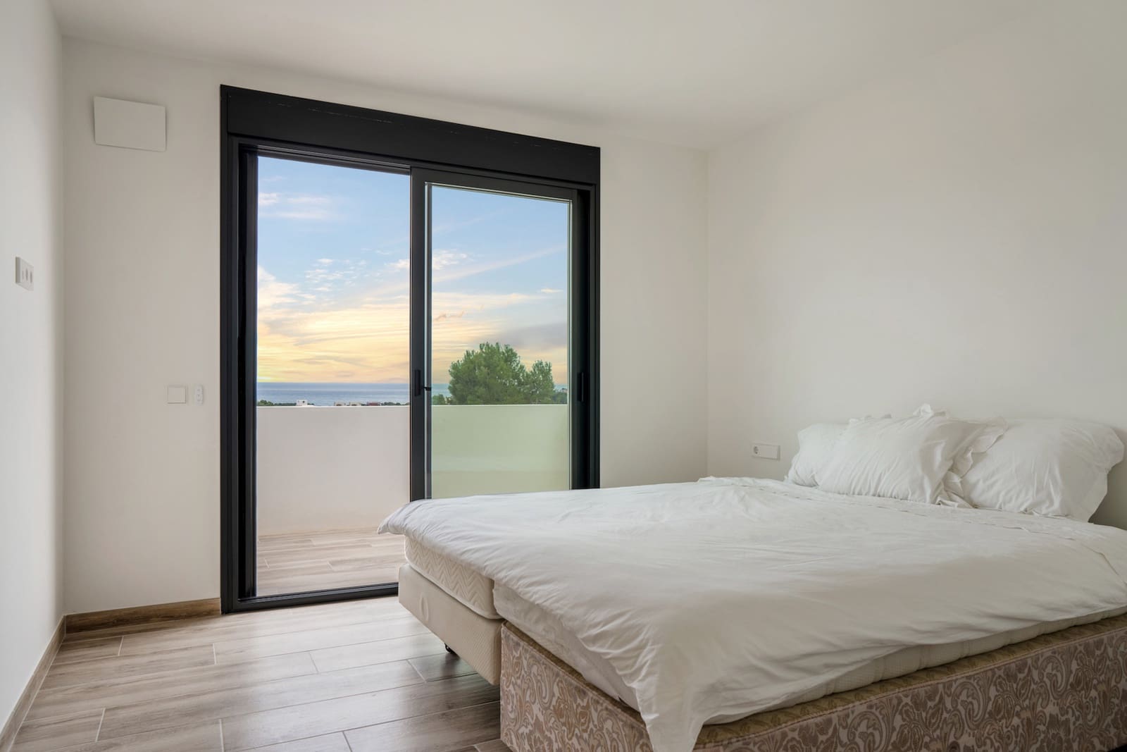 3 slaapkamer Villa te koop in Moraira met garage - € 1.499.990 (Ref: 9484643)