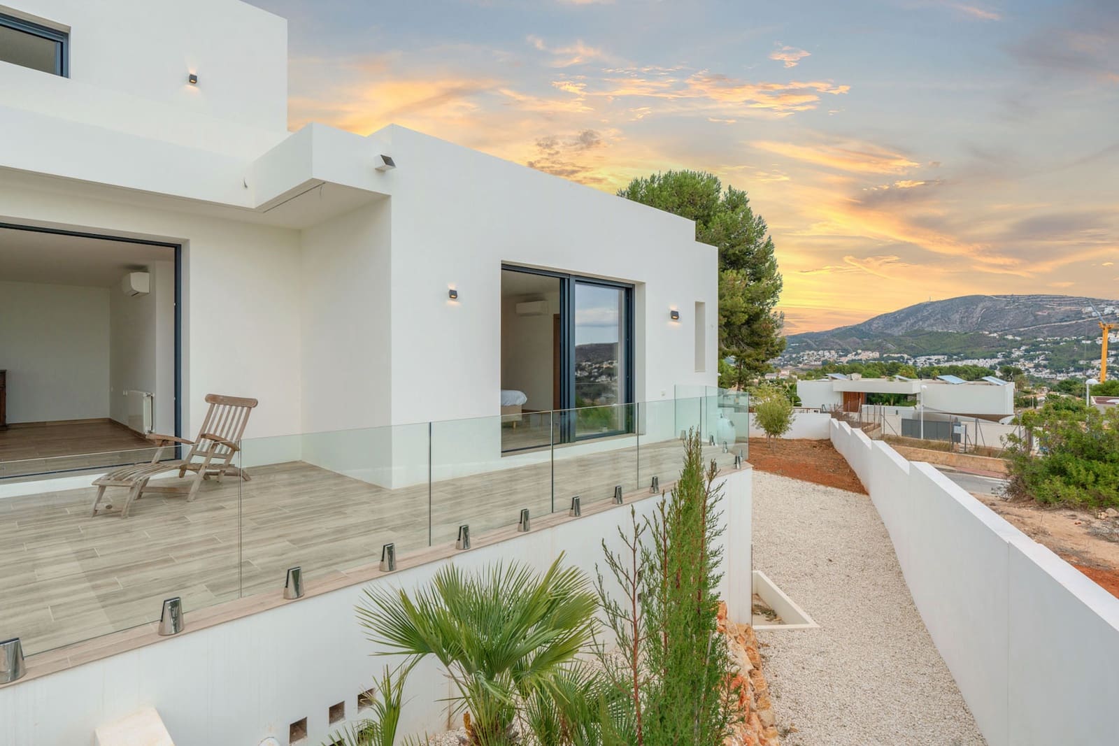 3 slaapkamer Villa te koop in Moraira met garage - € 1.499.990 (Ref: 9484643)