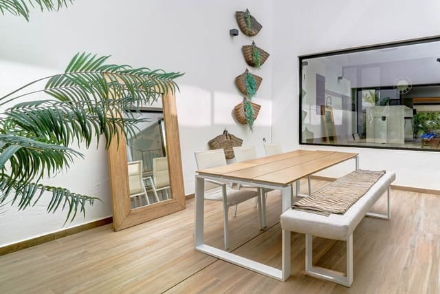 4 quarto Moradia para venda em Casco Urbano, Teulada-Moraira com garagem - 1 200 000 € (Ref: 9484647)