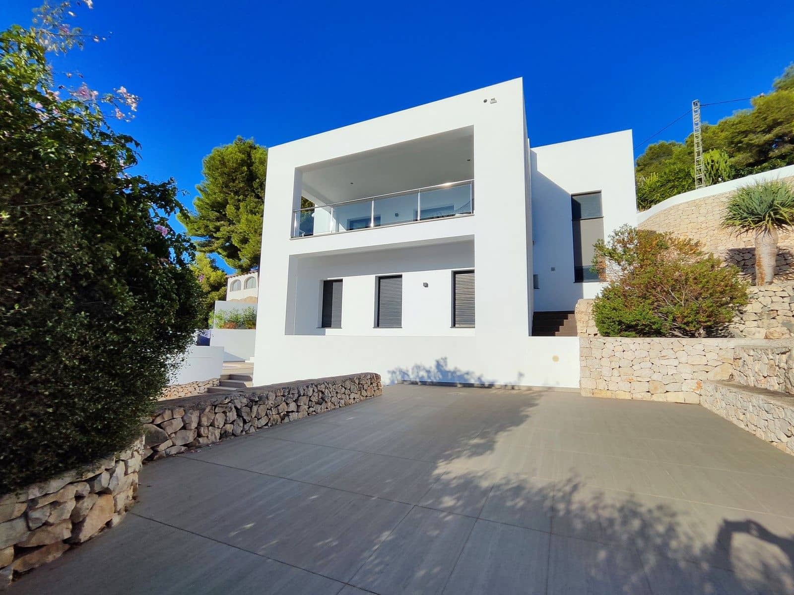 3 bedroom Villa for sale in Moraira with garage - € 1,100,000 (Ref: 9484652)