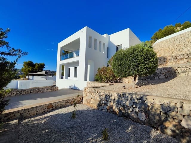 3 bedroom Villa for sale in Casco Urbano, Teulada-Moraira with garage - € 1,100,000 (Ref: 9484652)