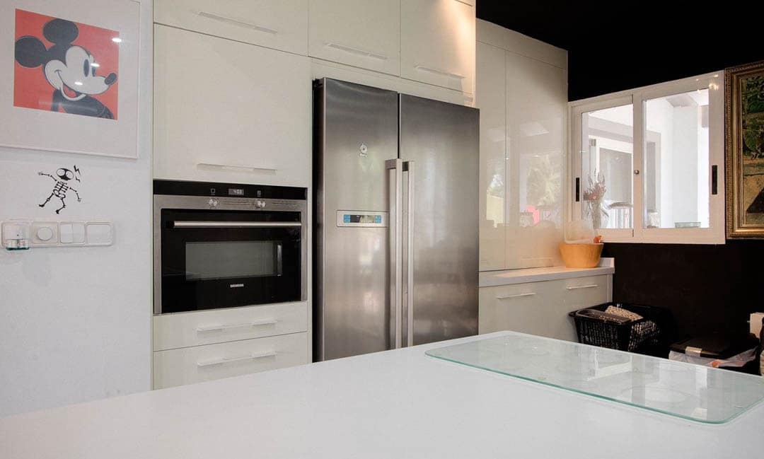 3 bedroom Business for sale in Alfaz del Pi / L'Alfas del Pi - € 1,950,000 (Ref: 9484662)