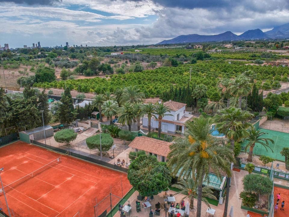 3 bedroom Business for sale in Alfaz del Pi / L'Alfas del Pi - € 1,950,000 (Ref: 9484662)