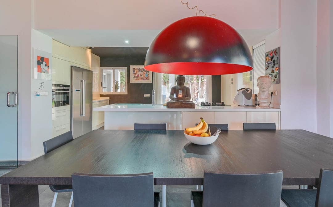 3 bedroom Business for sale in Alfaz del Pi / L'Alfas del Pi - € 1,950,000 (Ref: 9484662)