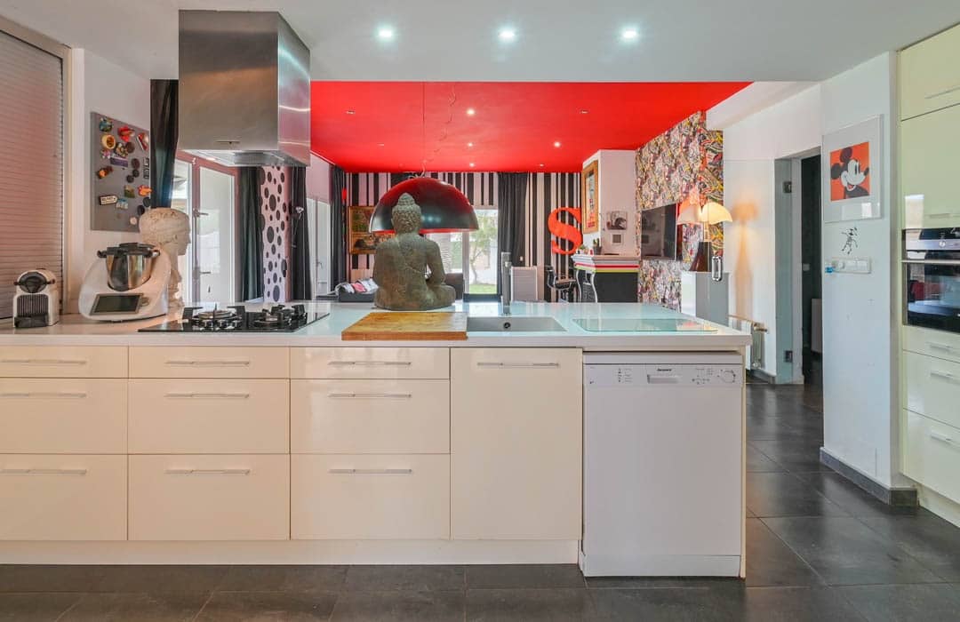 3 bedroom Business for sale in Alfaz del Pi / L'Alfas del Pi - € 1,950,000 (Ref: 9484662)