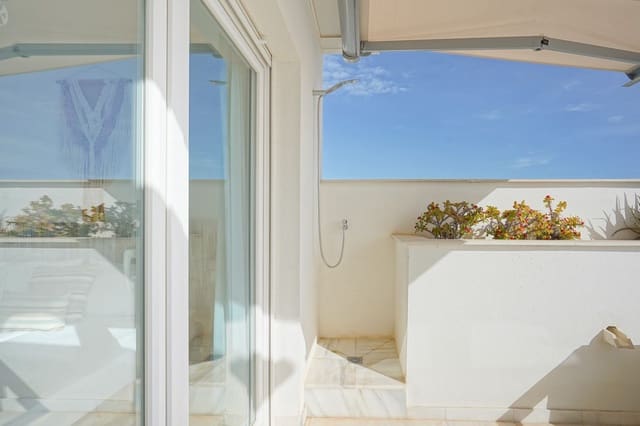 2 slaapkamer Strandappartement te koop in El Campello met garage - € 460.000 (Ref: 9484672)