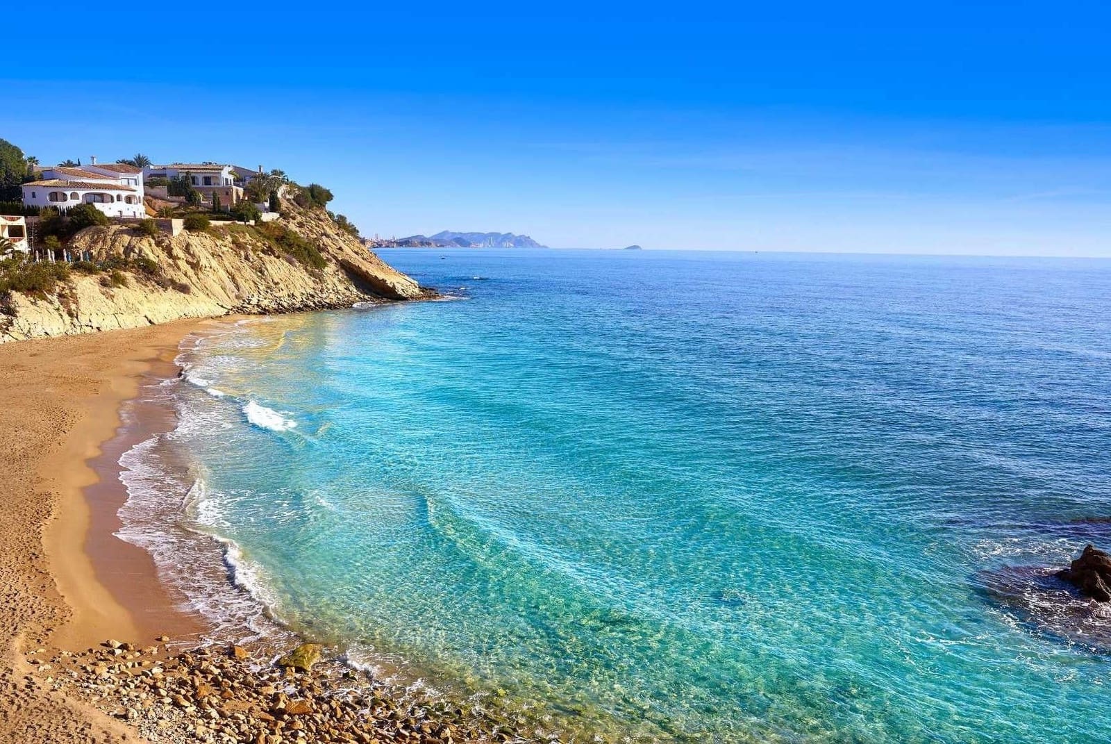 2 slaapkamer Strandappartement te koop in El Campello met garage - € 460.000 (Ref: 9484672)