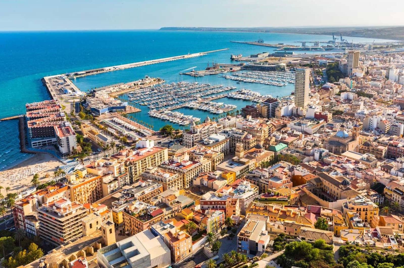 2 slaapkamer Strandappartement te koop in El Campello met garage - € 460.000 (Ref: 9484672)