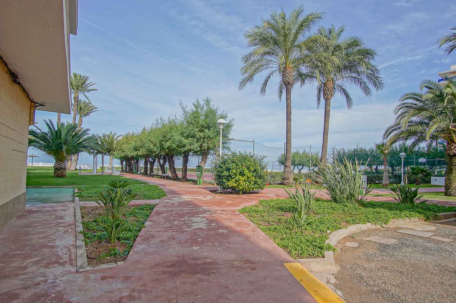 3 bedroom Beach Apartment for sale in Denia with garage - € 255,000 (Ref: 9484696)