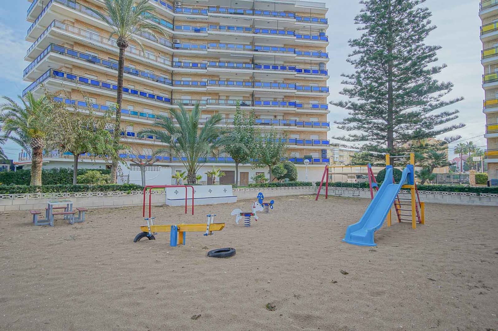 3 bedroom Beach Apartment for sale in Denia with garage - € 255,000 (Ref: 9484696)