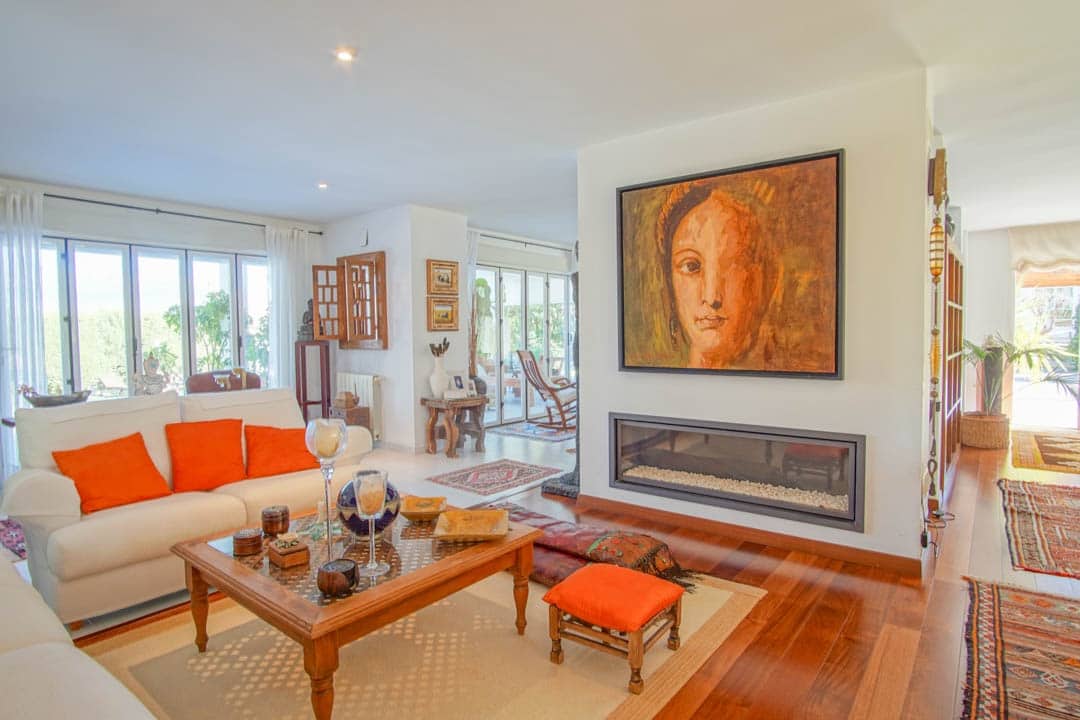 8 bedroom Villa for sale in Alfaz del Pi / L'Alfas del Pi with garage - € 3,750,000 (Ref: 9484757)