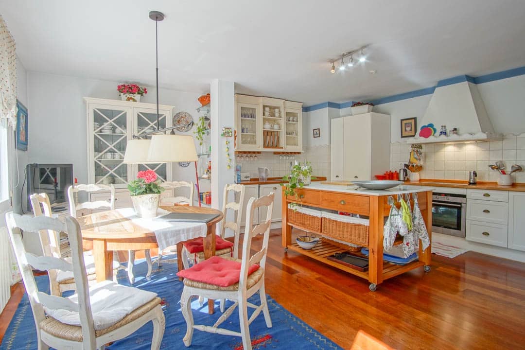 8 bedroom Villa for sale in Alfaz del Pi / L'Alfas del Pi with garage - € 3,750,000 (Ref: 9484757)