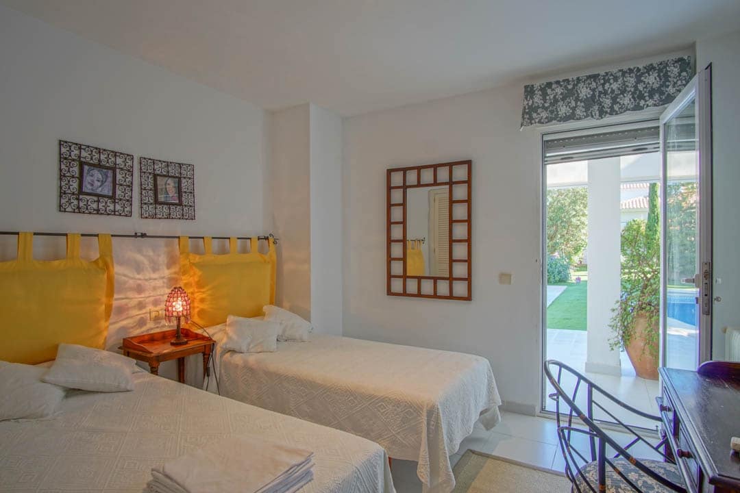 8 bedroom Villa for sale in Alfaz del Pi / L'Alfas del Pi with garage - € 3,750,000 (Ref: 9484757)