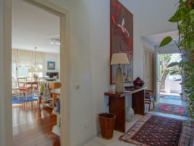 8 bedroom Villa for sale in Albir, Alfaz del Pi / L'Alfàs del Pi with garage - € 3,750,000 (Ref: 9484757)