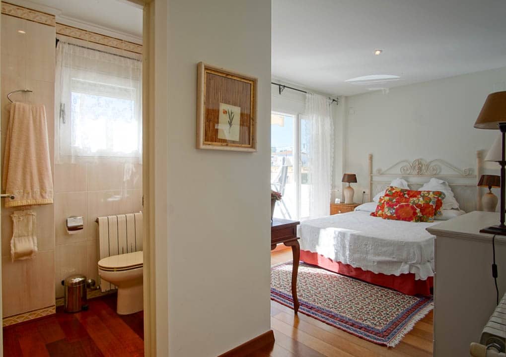 8 bedroom Villa for sale in Alfaz del Pi / L'Alfas del Pi with garage - € 3,750,000 (Ref: 9484757)