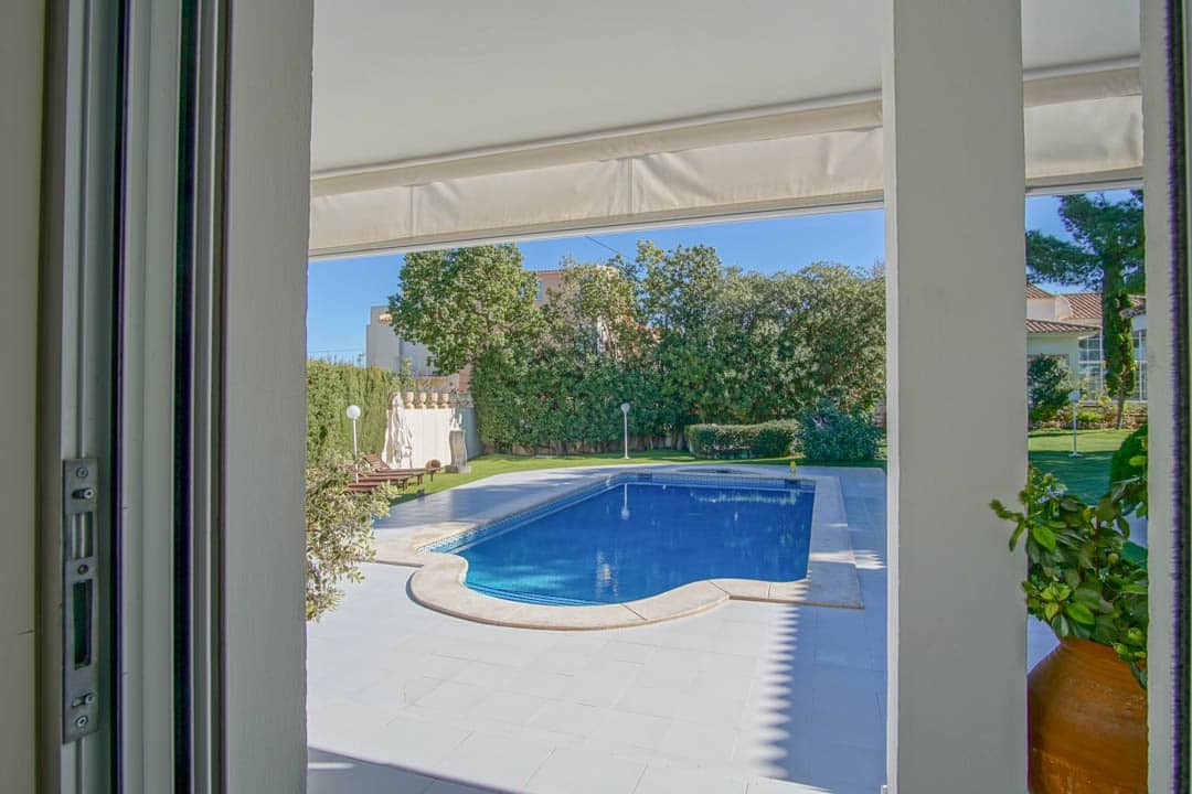 8 bedroom Villa for sale in Alfaz del Pi / L'Alfas del Pi with garage - € 3,750,000 (Ref: 9484757)