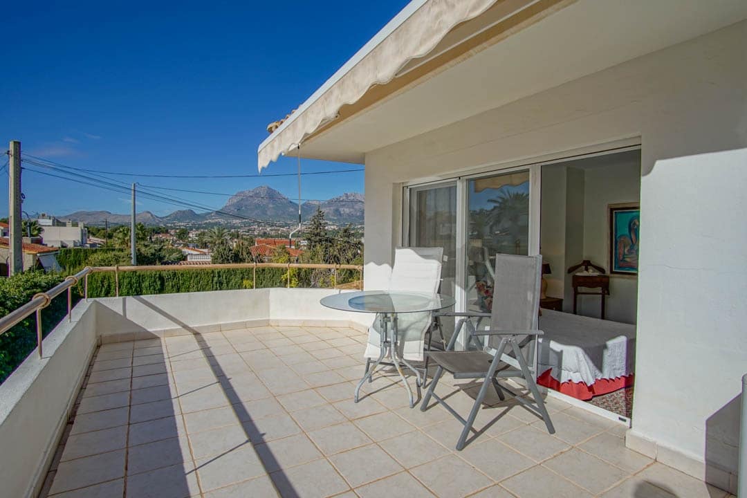 8 bedroom Villa for sale in Alfaz del Pi / L'Alfas del Pi with garage - € 3,750,000 (Ref: 9484757)