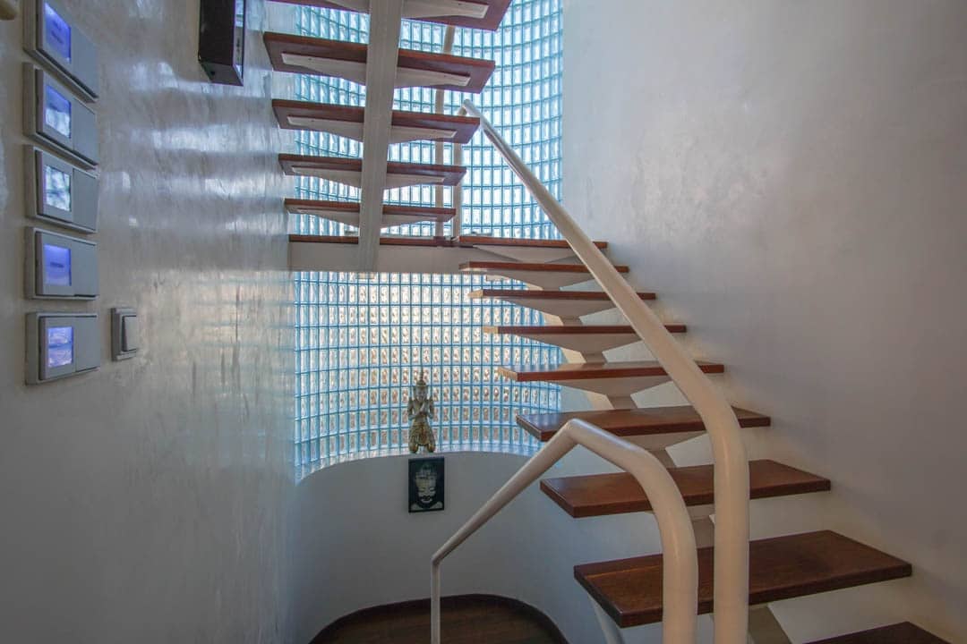 8 bedroom Villa for sale in Alfaz del Pi / L'Alfas del Pi with garage - € 3,750,000 (Ref: 9484757)