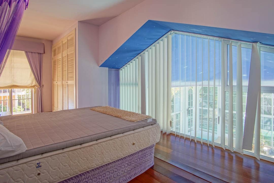 8 bedroom Villa for sale in Alfaz del Pi / L'Alfas del Pi with garage - € 3,750,000 (Ref: 9484757)