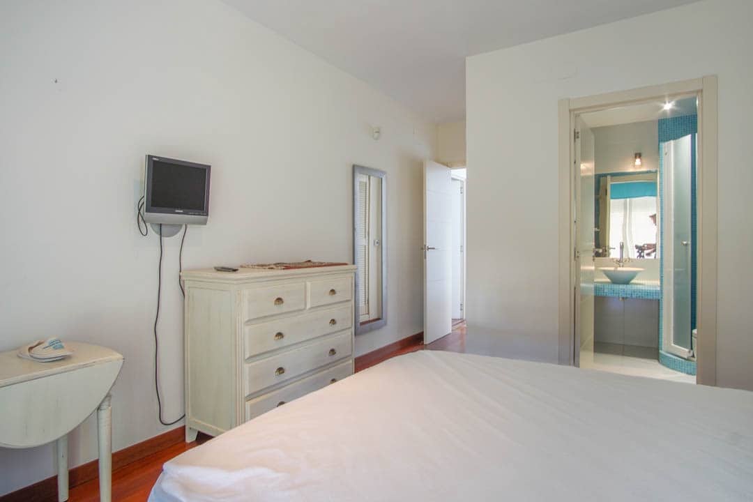 8 bedroom Villa for sale in Alfaz del Pi / L'Alfas del Pi with garage - € 3,750,000 (Ref: 9484757)