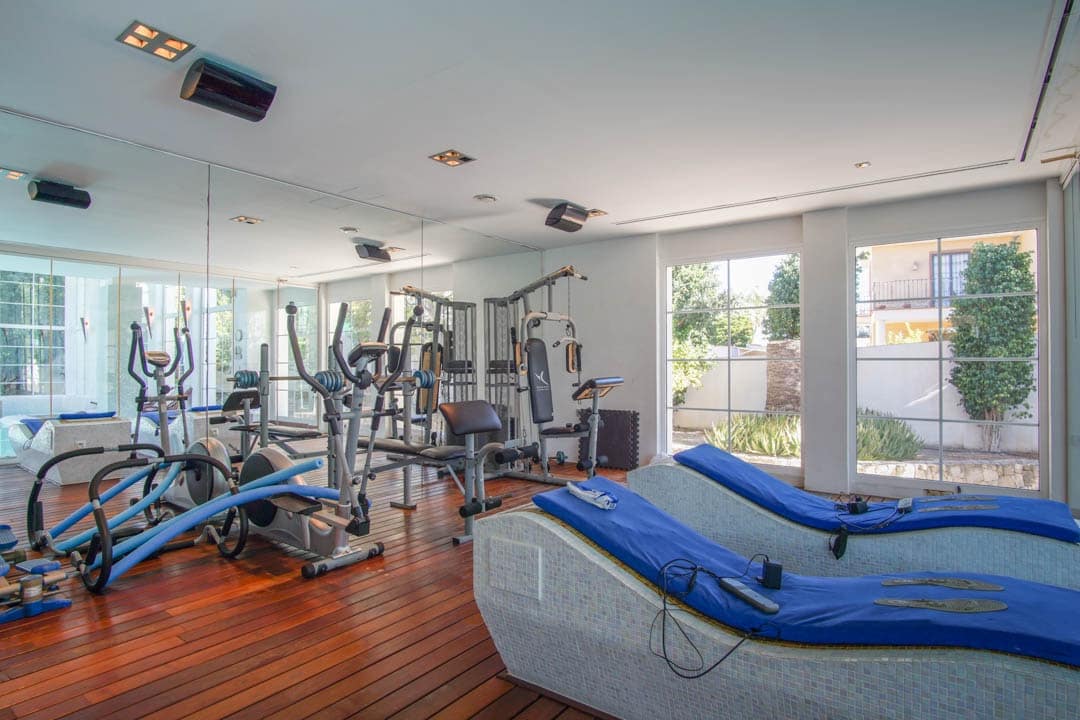 8 bedroom Villa for sale in Alfaz del Pi / L'Alfas del Pi with garage - € 3,750,000 (Ref: 9484757)