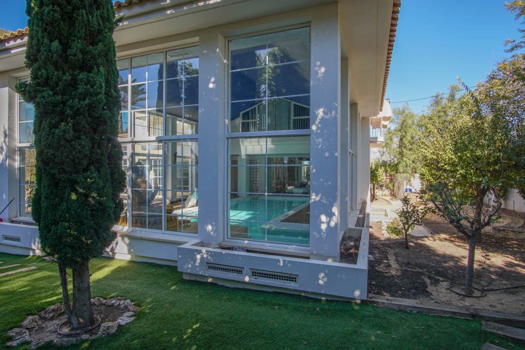 8 bedroom Villa for sale in Alfaz del Pi / L'Alfas del Pi with garage - € 3,750,000 (Ref: 9484757)