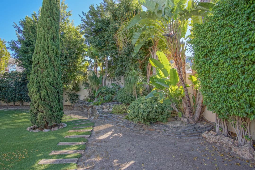 8 bedroom Villa for sale in Alfaz del Pi / L'Alfas del Pi with garage - € 3,750,000 (Ref: 9484757)