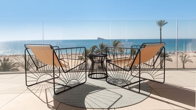 2 bedroom Beach Apartment for sale in Playa Poniente, Benidorm - € 1,550,000 (Ref: 9484768)