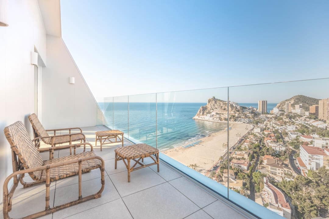 2 bedroom Beach Apartment for sale in Benidorm - € 1,550,000 (Ref: 9484768)