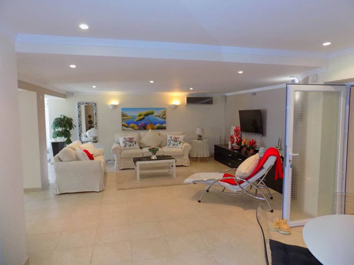 4 bedroom Villa for sale in Teulada with garage - € 1,500,000 (Ref: 9484787)