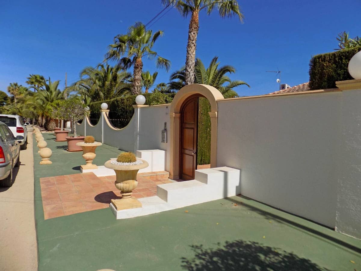 4 bedroom Villa for sale in Teulada with garage - € 1,500,000 (Ref: 9484787)