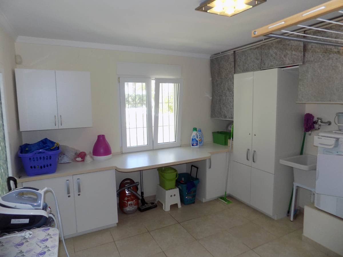 4 bedroom Villa for sale in Teulada with garage - € 1,500,000 (Ref: 9484787)