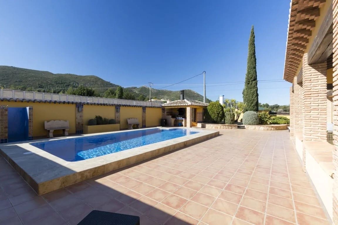 12 bedroom Villa for sale in Lliber - € 1,550,000 (Ref: 9484804)