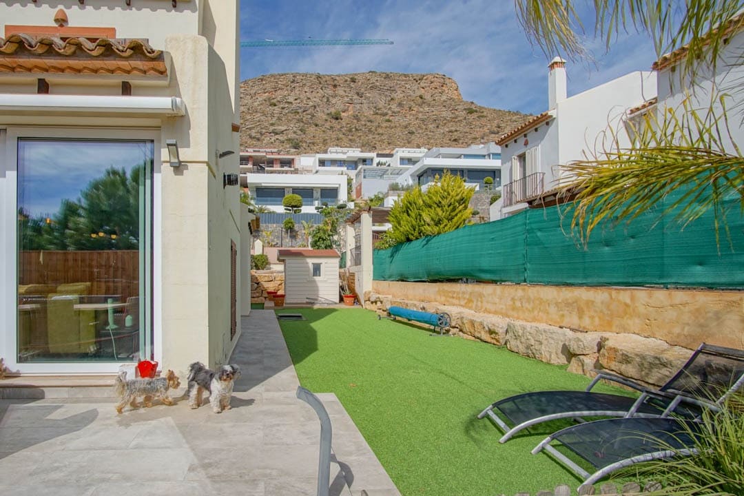 3 bedroom Villa for sale in Finestrat - € 649,000 (Ref: 9484815)
