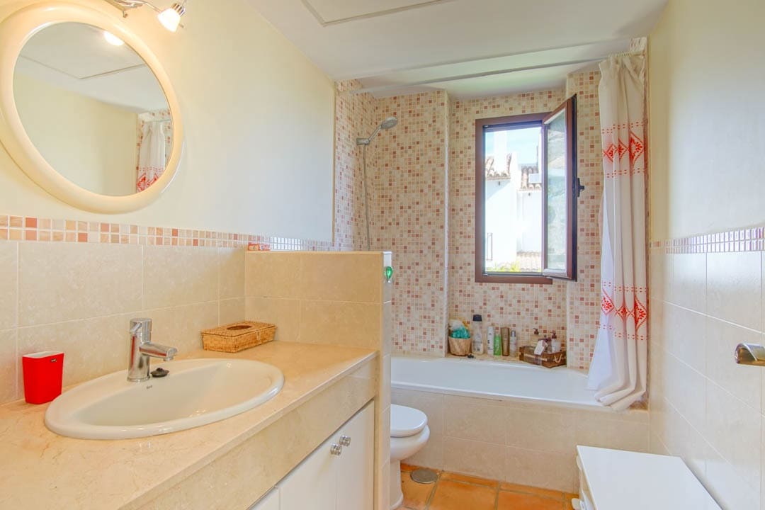 3 bedroom Villa for sale in Finestrat - € 649,000 (Ref: 9484815)