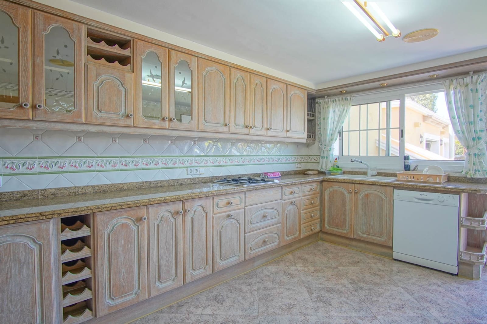 8 soveværelse Villa til salg i Benissa med garage - € 2.995.000 (Ref: 9484829)