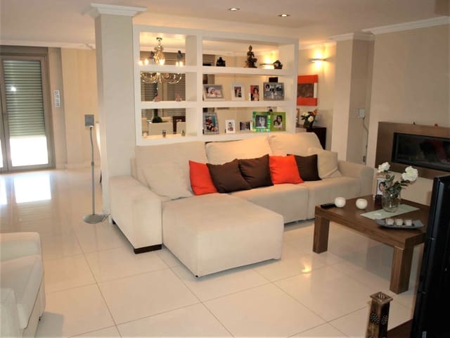 10 soveværelse Villa til salg i El Montgó, Dénia med garage - € 899.000 (Ref: 9484833)