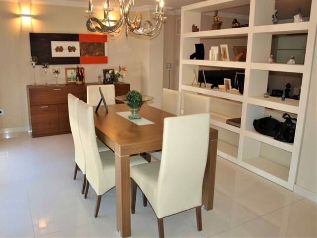 10 soveværelse Villa til salg i El Montgó, Dénia med garage - € 899.000 (Ref: 9484833)