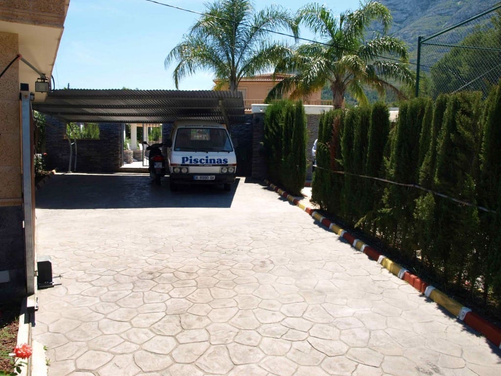 10 soveværelse Villa til salg i Denia med garage - € 899.000 (Ref: 9484833)