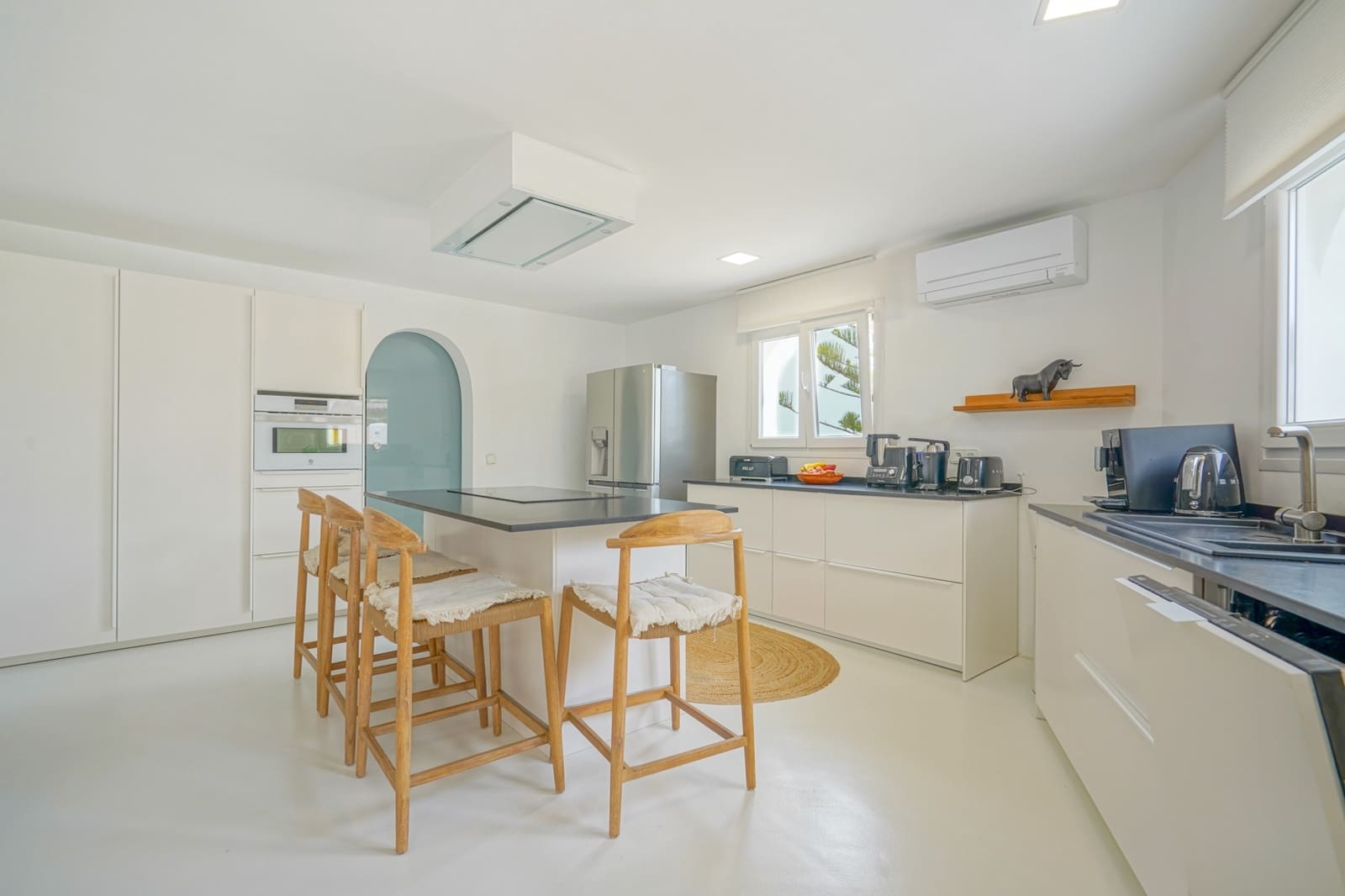 4 bedroom Villa for sale in Benitachell / Benitatxell with garage - € 1,290,000 (Ref: 9484841)