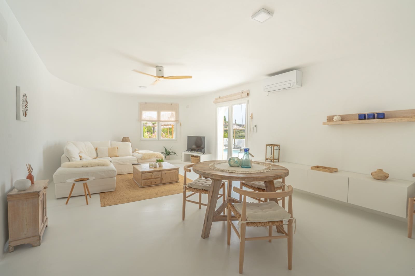 4 bedroom Villa for sale in Benitachell / Benitatxell with garage - € 1,290,000 (Ref: 9484841)