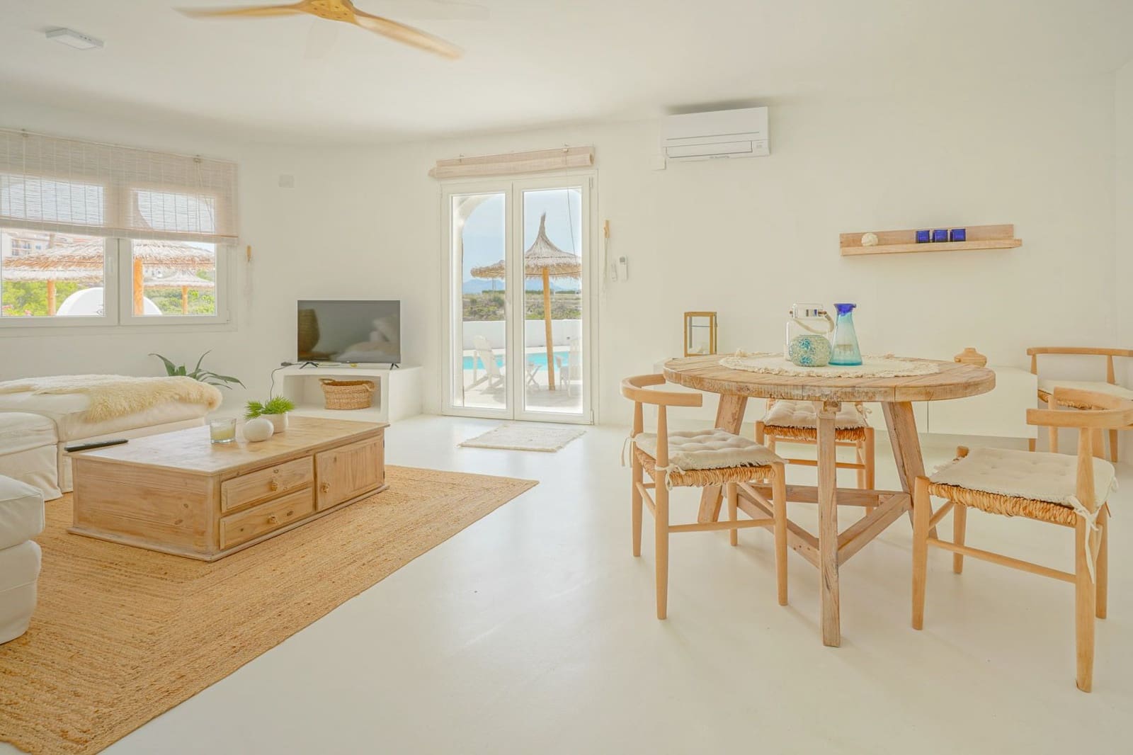 4 bedroom Villa for sale in Benitachell / Benitatxell with garage - € 1,290,000 (Ref: 9484841)